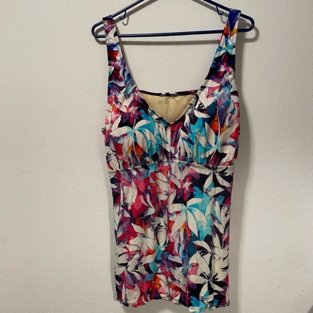 Swim Suit For‎ All Women’s Size 22 Top Multi Colors Adjustable Straps
